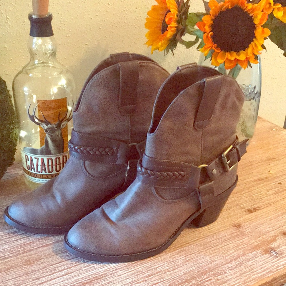Western short boots